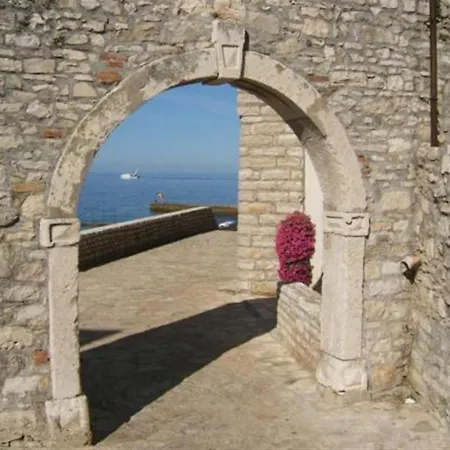 Teresa, 350 M From The Beach Apartment *
