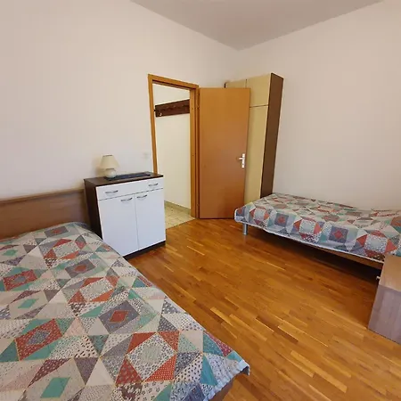 Apartment Teresa, 350 M From The Beach