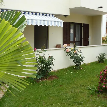 Apartment Teresa, 350 M From The Beach